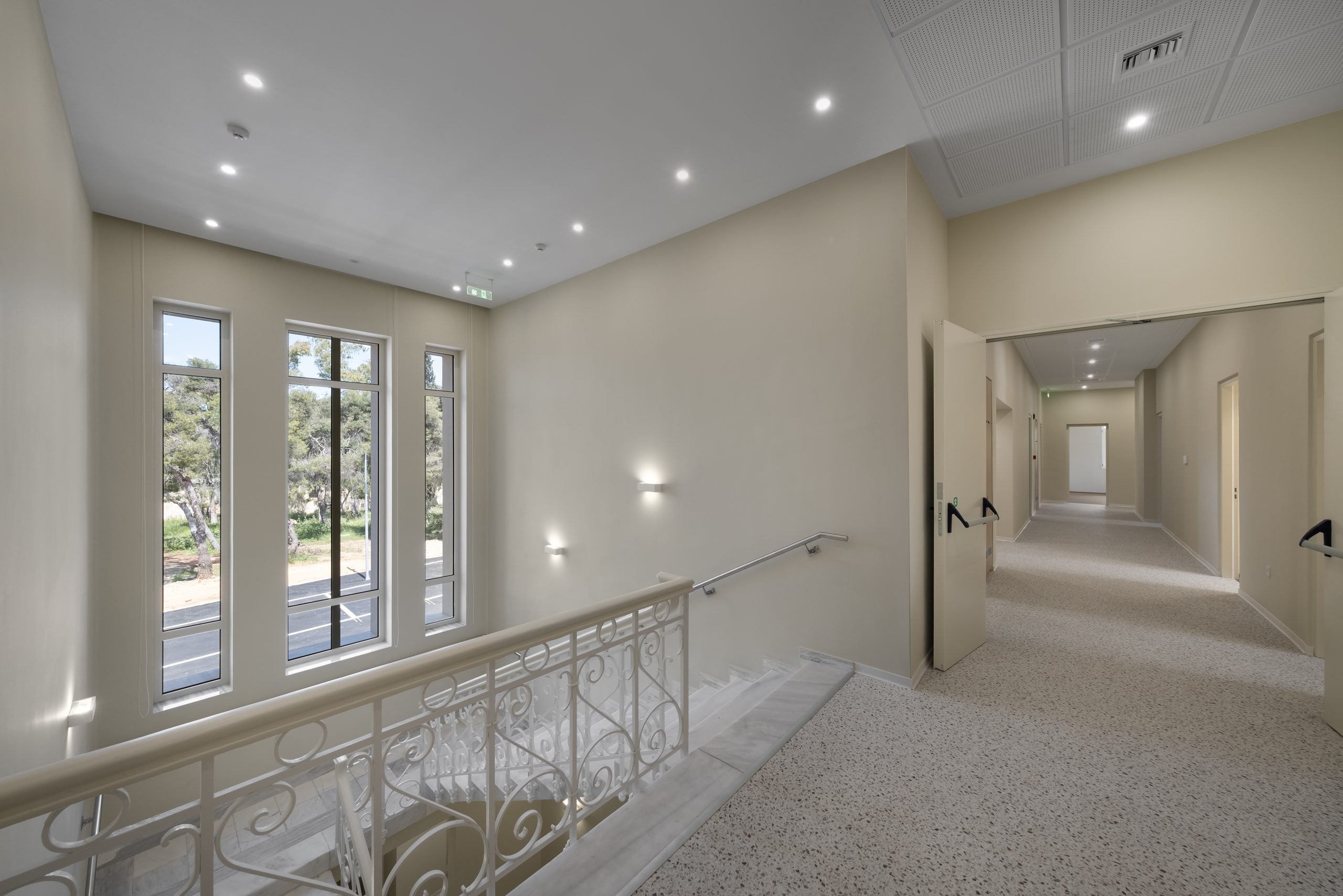 Upper floor staircase landing at Spiliopouleio
